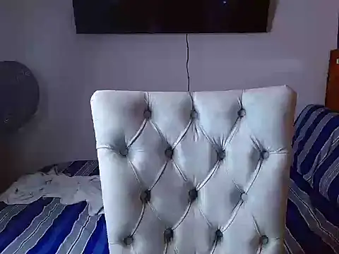 Velk hot online show from 04.14.26