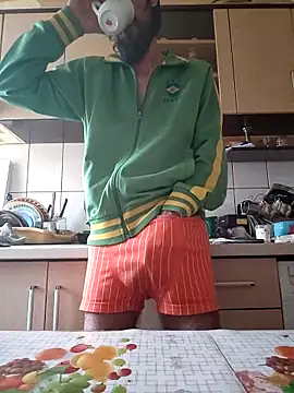 Snapshot of vulpe8400 chatting on 12.22.25 vulpe8400 online show from 12.22.25