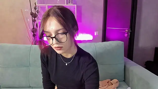 Snapshot of Kira_Ke11y chatting on 01.09.25 Kira Ke11y online show from 01.09.25