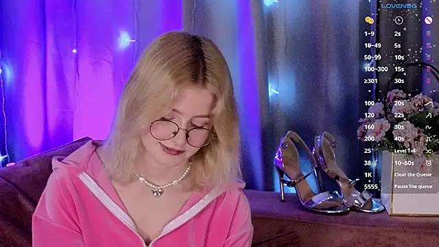 Snapshot of jenny_bunny_ chatting on 01.09.25 jenny bunny online show from 01.09.25