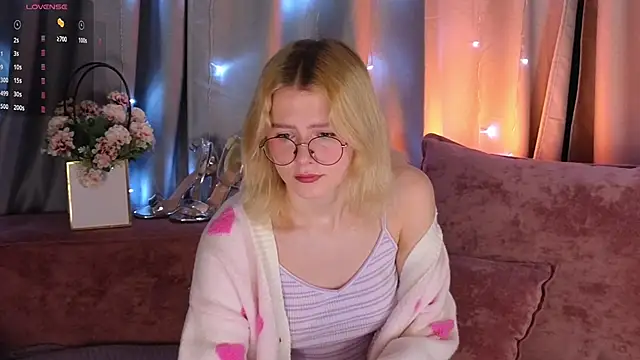 Snapshot of jenny_bunny_ chatting on 02.17.25 jenny bunny online show from 02.17.25