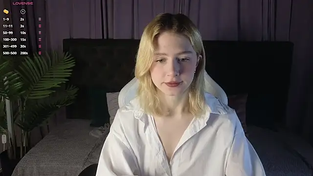 Snapshot of jenny_bunny_ chatting on 03.06.25 jenny bunny online show from 03.06.25