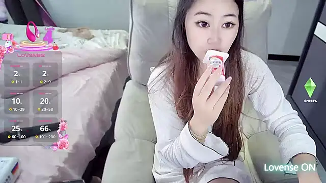 Feifei-cn online show from 10.26.25