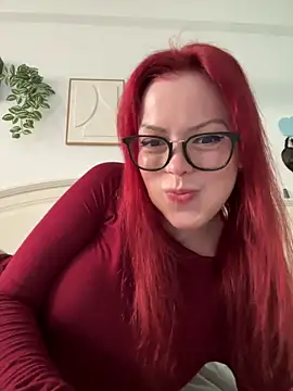 Snapshot of AylaRed chatting on 04.07.26 AylaRed online show from 04.07.26