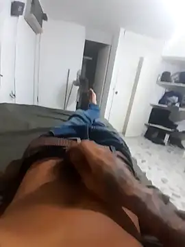 Snapshot of elcobin chatting on 03.18.25 elcobin online show from 03.18.25