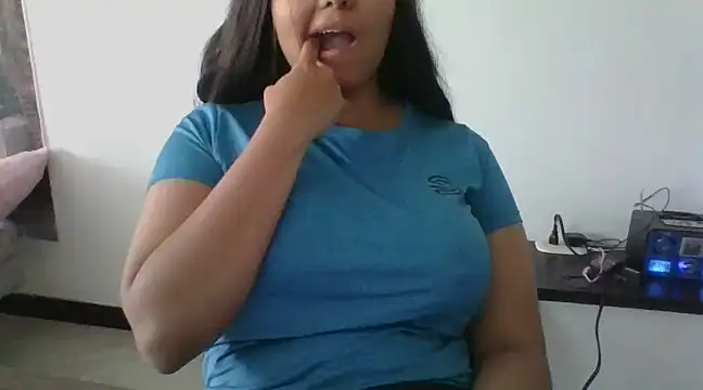 Snapshot of Miapeyton chatting on 12.02.24 Miapeyton online show from 12.02.24