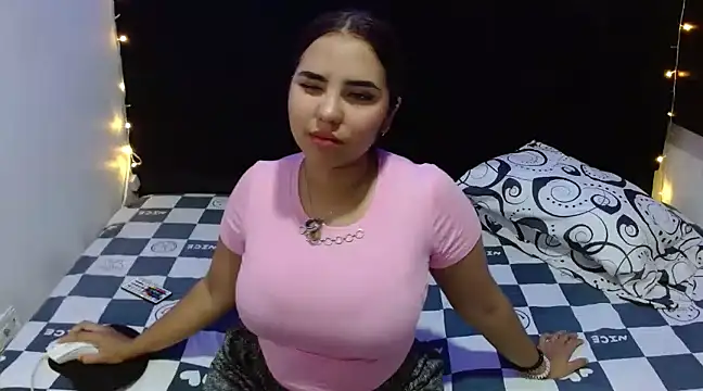 Snapshot of Miapeyton chatting on 01.13.25 Miapeyton online show from 01.13.25