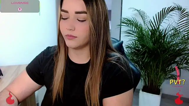 Lucia star   online show from 04.06.26