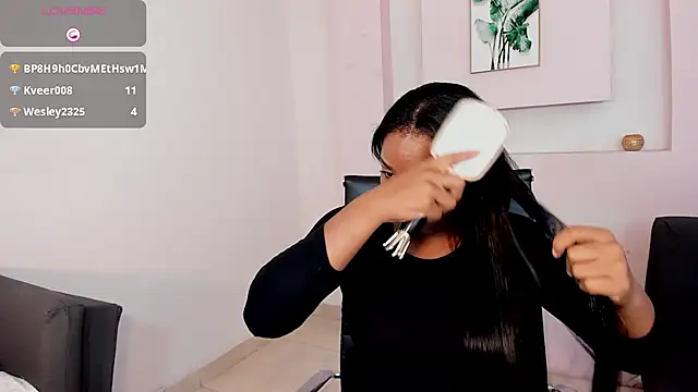 Snapshot of IvyBliss8 chatting on 01.20.25 IvyBliss8 online show from 01.20.25