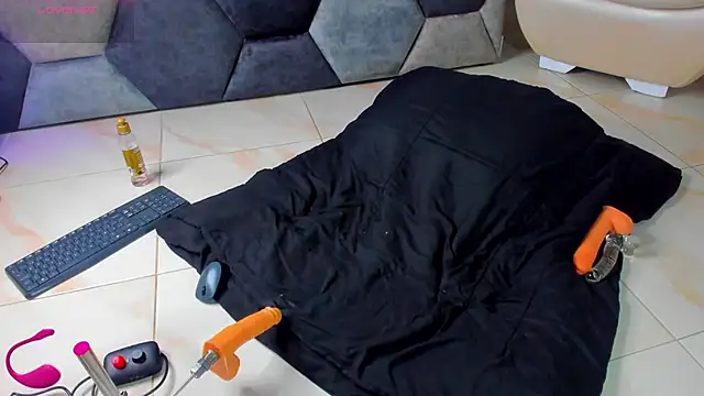 Latrellx7 online show from 03.12.26