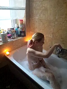 Snapshot of LillyAn123 chatting on 01.11.25 LillyAn123 online show from 01.11.25