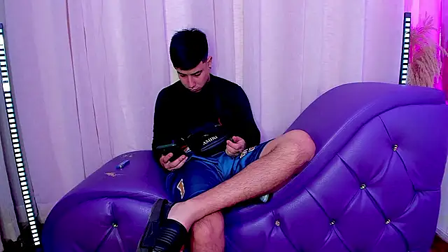 Yourslust  online show from 02.19.26