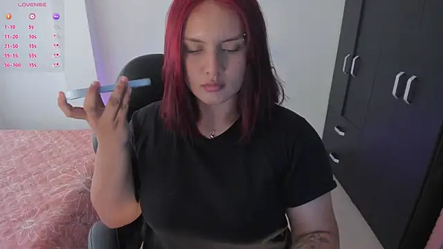 Snapshot of SabrinaVega chatting on 02.25.26 SabrinaVega online show from 02.25.26