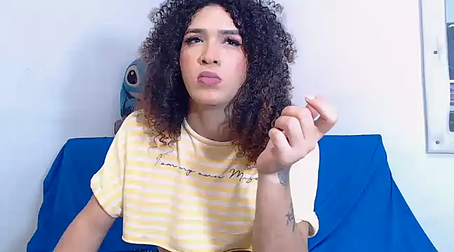 latingirl curly hot online show from 12.06.24