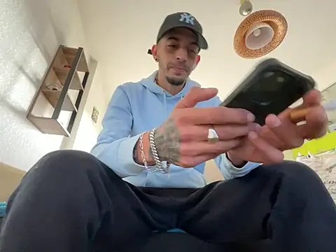 Rebeu313 online show from 03.12.25