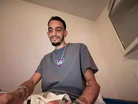 Rebeu313 online show from 09.15.25