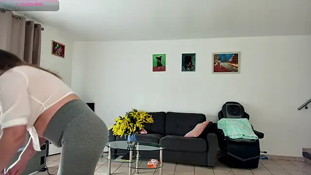 Snapshot of YOUR_ELENA chatting on 01.24.25 YOUR ELENA online show from 01.24.25