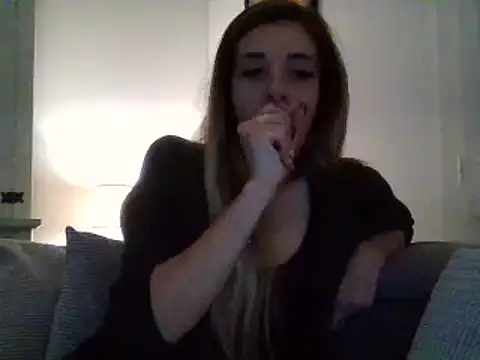 Snapshot of MissBella131 chatting on 12.03.24 MissBella131 online show from 12.03.24