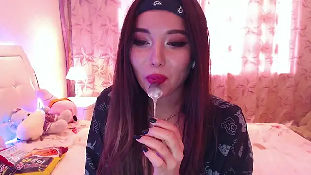 lilianbee online show from 07.08.26