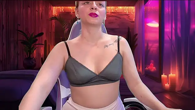 Snapshot of Dolce--Mia---Bianchi__07 chatting on 01.10.25 Dolce--Mia---Bianchi  07 online show from 01.10.25