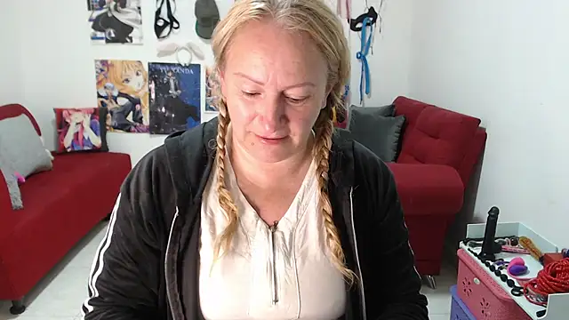 emperabigbootybigass online show from 10.21.25