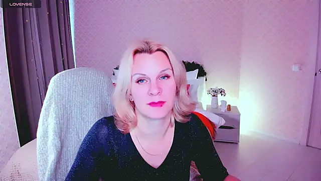 Louisa Bay online show from 01.22.25