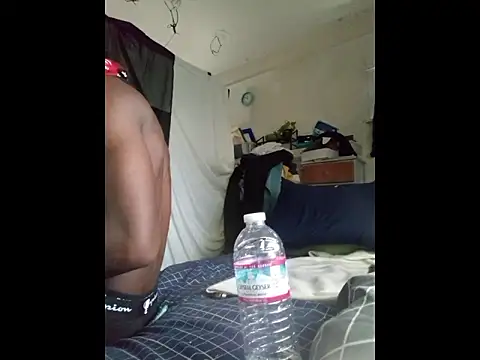 Snapshot of DevinToore chatting on 03.29.26 DevinToore online show from 03.29.26