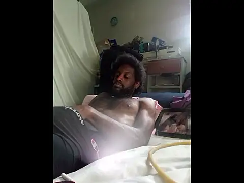 Snapshot of DevinToore chatting on 04.01.26 DevinToore online show from 04.01.26