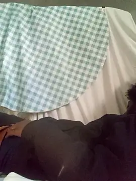 Snapshot of DevinToore chatting on 04.13.26 DevinToore online show from 04.13.26