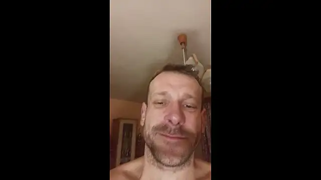 Snapshot of DonCristian chatting on 12.21.25 DonCristian online show from 12.21.25