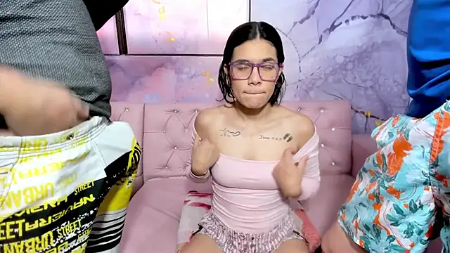 Snapshot of Living_room chatting on 02.23.25 Living room online show from 02.23.25