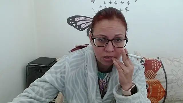 LadyHellene online show from 04.10.26