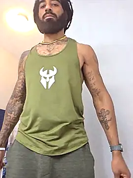 Snapshot of FragrantWind5 chatting on 10.19.25 FragrantWind5 online show from 10.19.25