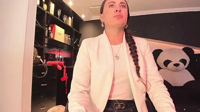 Coral Gibson online show from 07.17.26