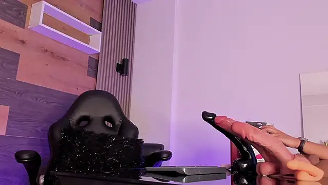 Ellaochoa online show from 09.25.25