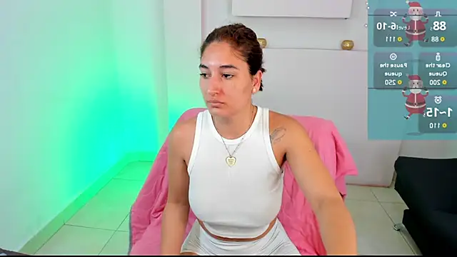 Snapshot of ScarlettWet9 chatting on 12.12.24 ScarlettWet9 online show from 12.12.24