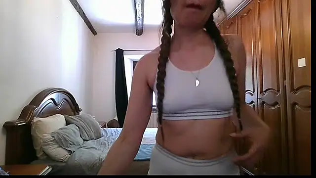 Snapshot of KarolinaReaper chatting on 05.26.26 KarolinaReaper online show from 05.26.26