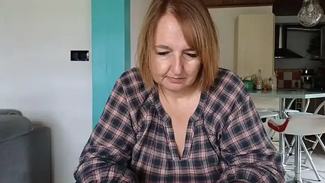 Snapshot of Sandcoq chatting on 05.04.26 Sandcoq online show from 05.04.26