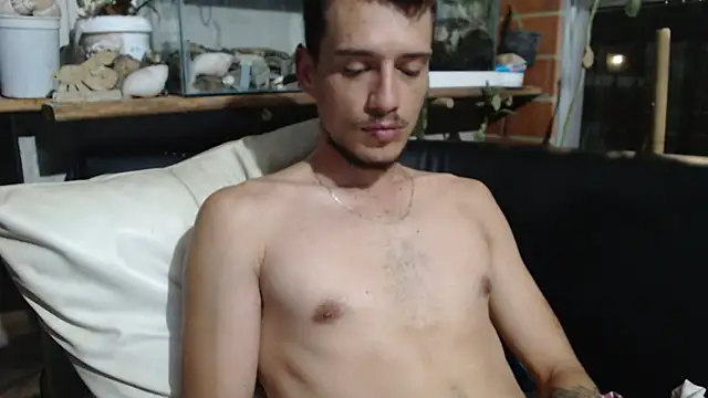 roystonee01 online show from 02.13.26