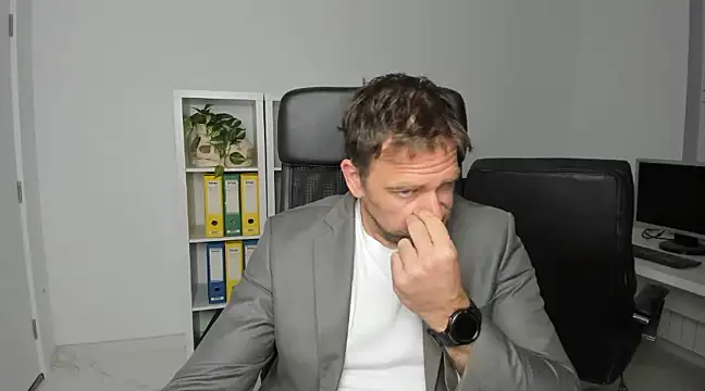 Snapshot of John-E-Dough chatting on 12.07.24 John-E-Dough online show from 12.07.24