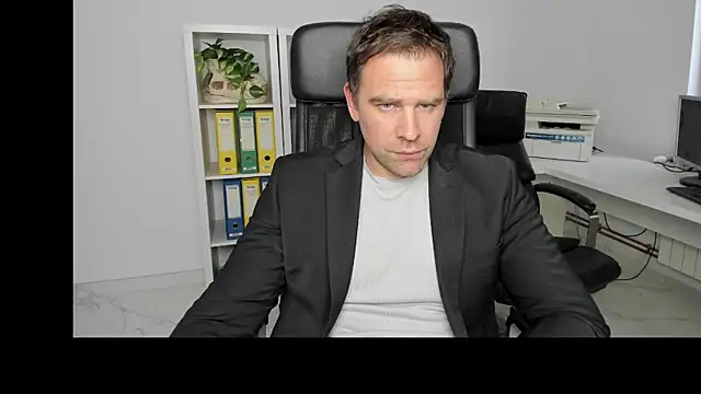 Snapshot of John-E-Dough chatting on 12.21.24 John-E-Dough online show from 12.21.24