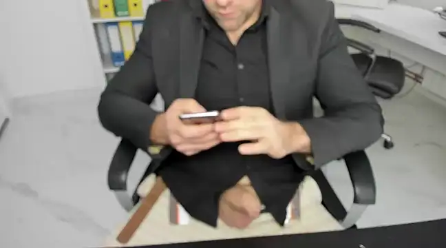 Snapshot of John-E-Dough chatting on 12.25.24 John-E-Dough online show from 12.25.24