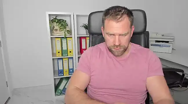 Snapshot of John-E-Dough chatting on 01.09.25 John-E-Dough online show from 01.09.25