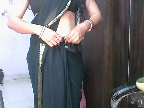 Snapshot of santurmom chatting on 02.06.26 santurmom online show from 02.06.26