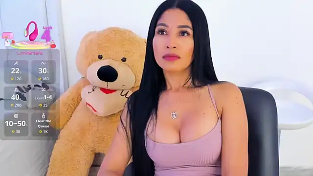 Snapshot of saralife chatting on 04.07.26 saralife online show from 04.07.26