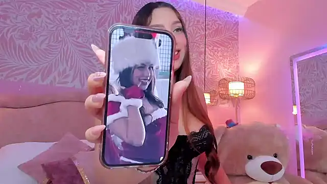 Snapshot of EmilyCollinss1 chatting on 11.23.25 EmilyCollinss1 online show from 11.23.25