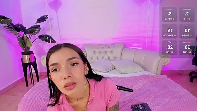 Mollymoon1 online show from 12.30.24