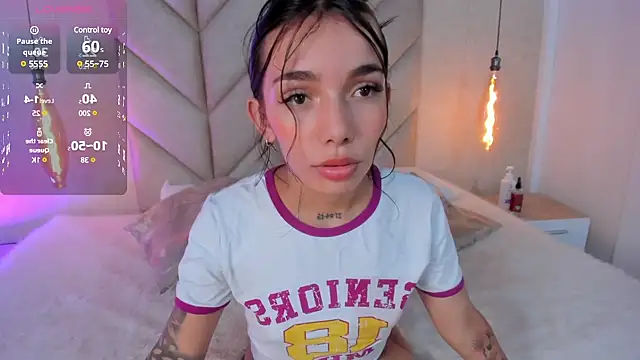 Mollymoon1 online show from 01.24.25