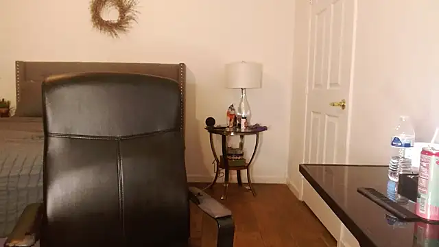 AlyssiaAmoreXO online show from 11.13.25