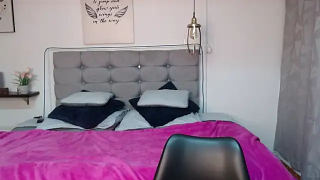 Brown Pearl online show from 12.14.24